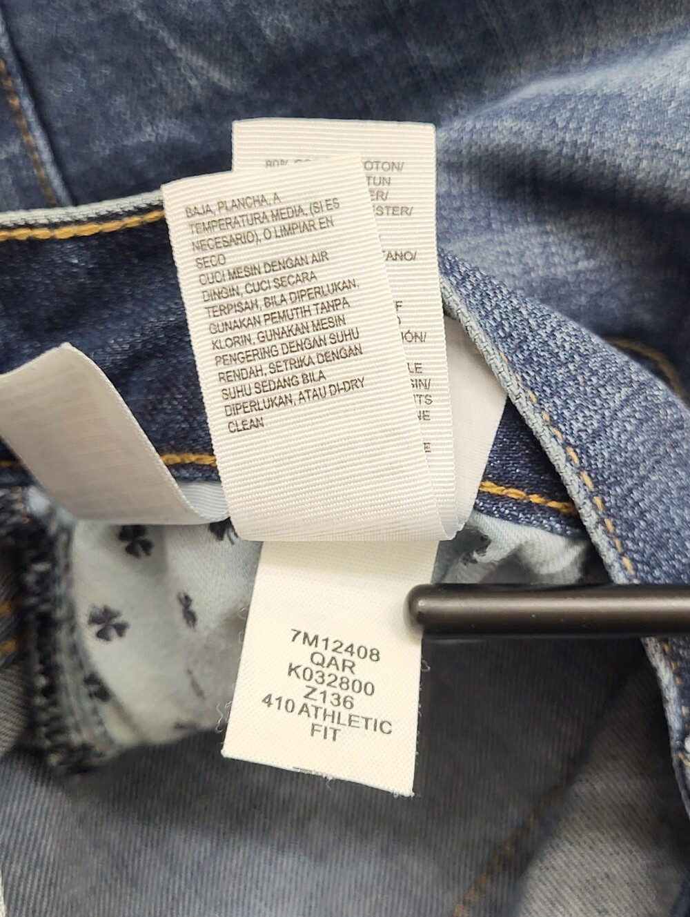 Lucky‎ Brand Men's 410 Athletic Fit Straight Leg Med Wash Blue Jeans Size 33/32 - Picture 10 of 10